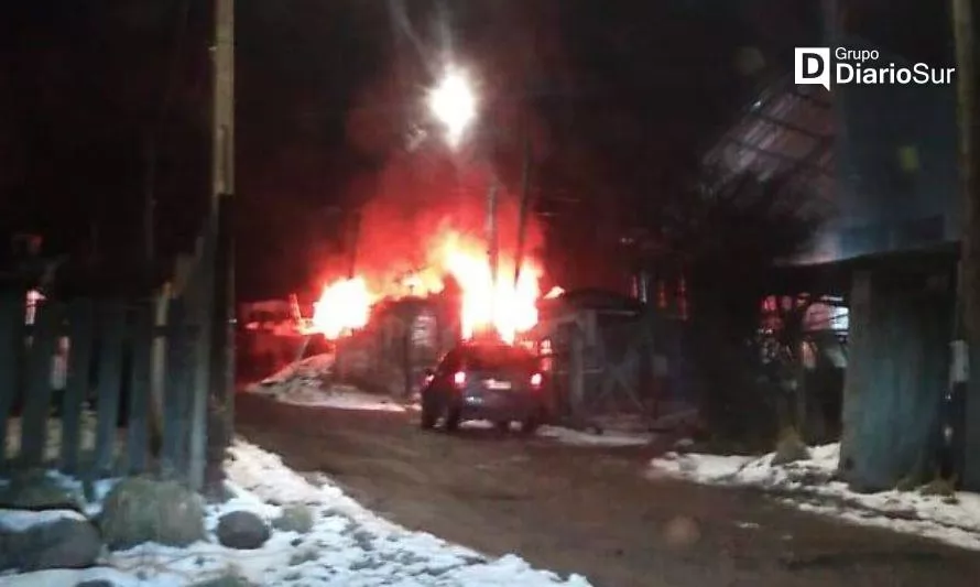 Incendio consumió una vivienda anoche en Coyhaique