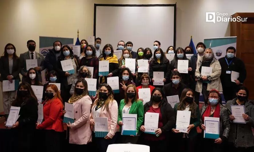 U. de Aysén entregó diplomas de gestión en convivencia escolar