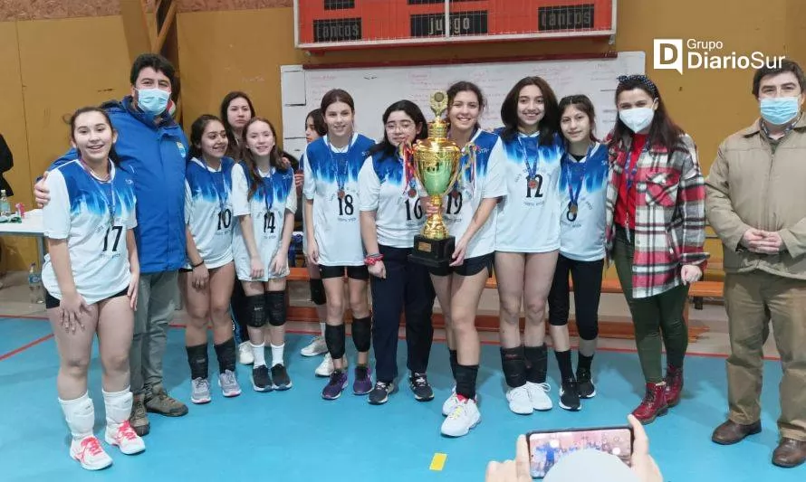 Santa Teresa y Mater Dei ganaron Regional de vóleibol escolar