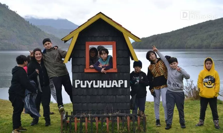 Agrupación “Colonial” de Puyuhuapi realiza talleres de fútbol y senderismo
