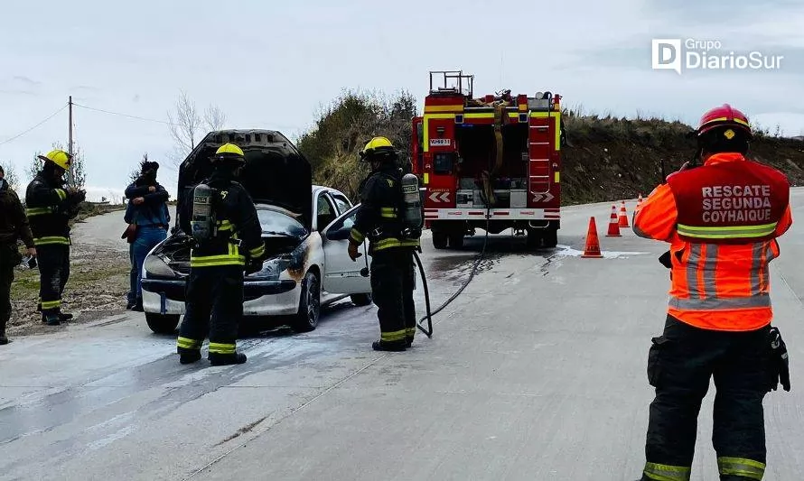 Bomberos controló incendio vehicular camino a Puerto Aysén