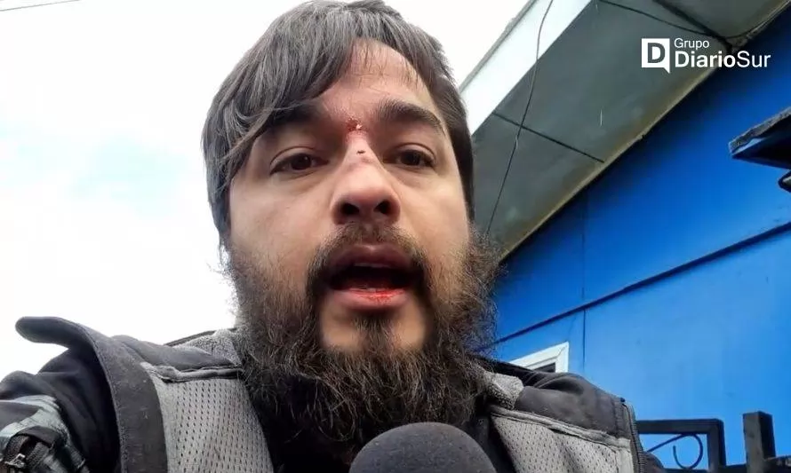 [VIDEO] Reportero fue agredido mientras transmitía emergencia en vivo en Puerto Aysén