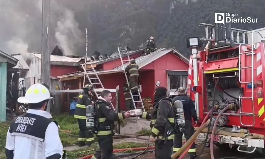 Incendio afectó a dos casas en Puerto Aysén