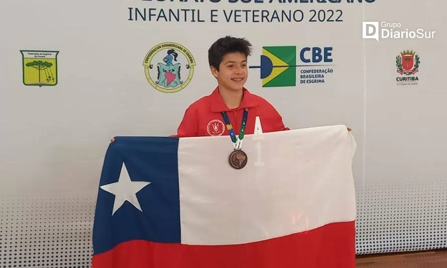 Esgrimista coyhaiquino gana bronce en Sudamericano de Brasil