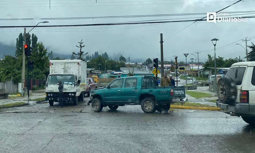 Reportan triple colisión en Coyhaique