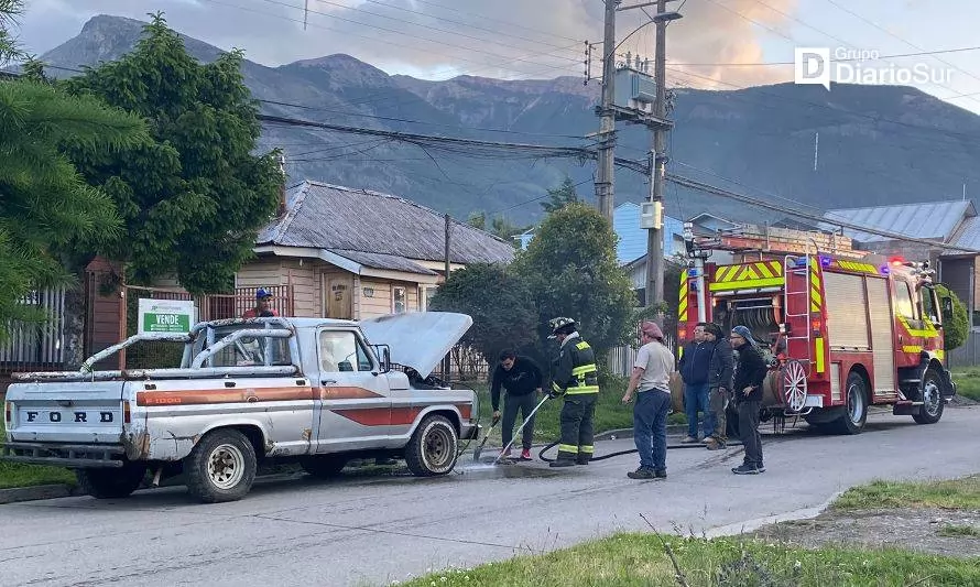 Bomberos de Coyhaique se movilizan por incendio de vehículo
