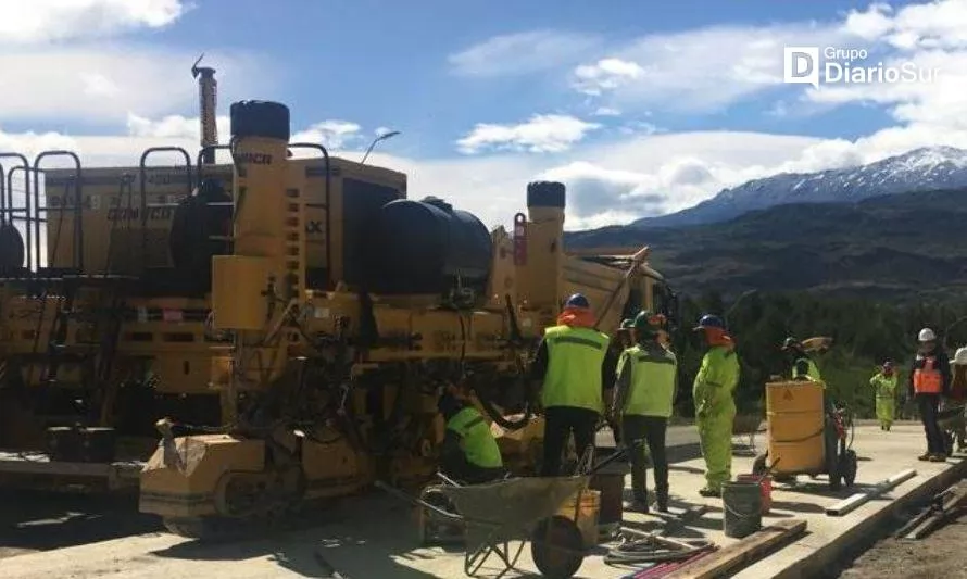 Aplican nueva tecnología de pavimento para rutas en zona sur de la Región de Aysén