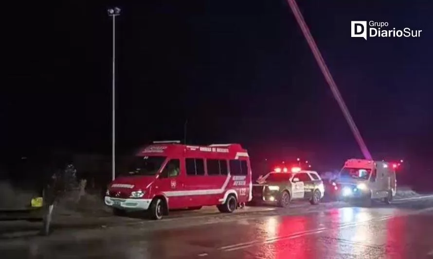 Bomberos recupera cuerpo desde el puente Ibáñez