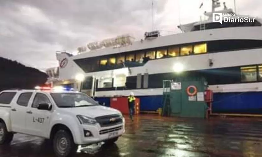 Armada coordina rescate de pasajeros y tripulación de catamarán