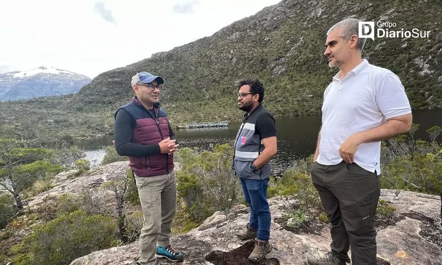 Subsecretario de Energía visitó minicentral hidroeléctrica de Tortel