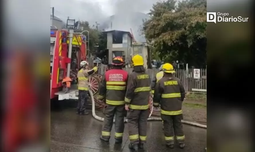 Incendio declarado moviliza a Bomberos de Coyhaique