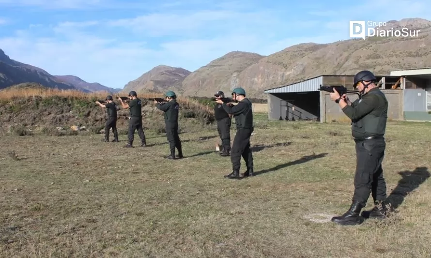 Gendarmes de Coyhaique y Aysén participaron de práctica de tiro