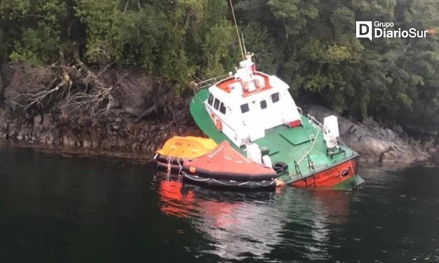 Lancha varó con 14 personas cerca de puerto Chacabuco