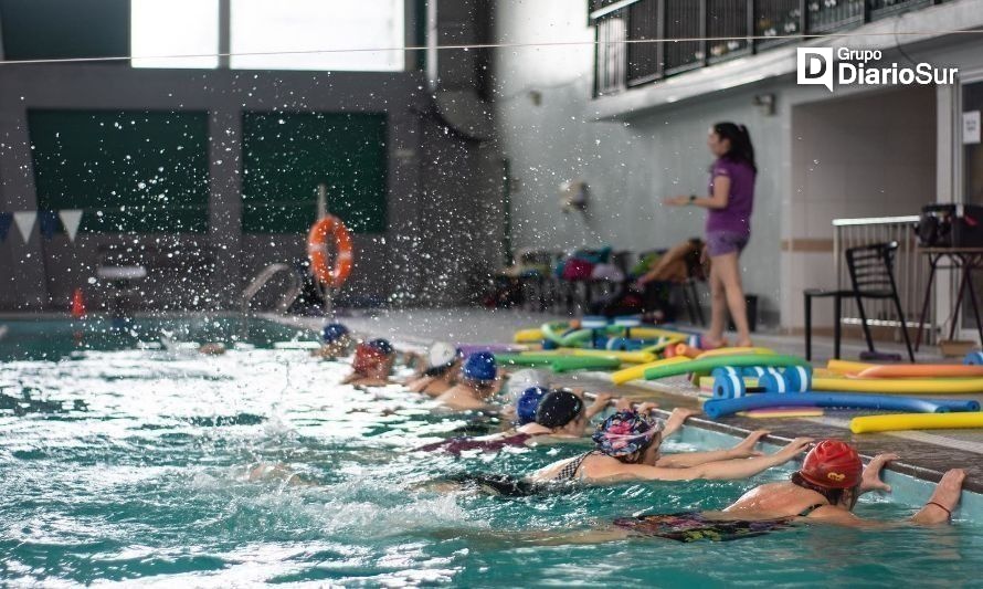 Polideportivo de Aysén ofrece piscina gratis para adultos mayores 