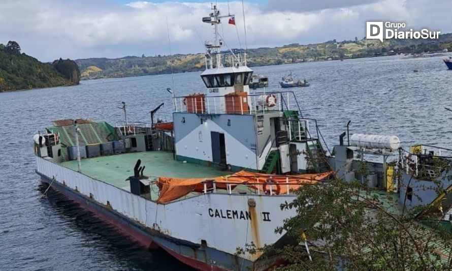 Vecinos de Villa O'Higgins preocupados por retiro de barcaza Caleman II