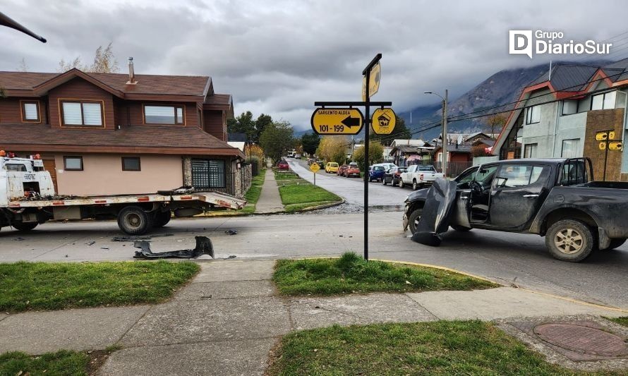 Dos lesionados en mañanera colisión en Coyhaique