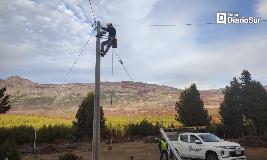 Vecinos de sector El Richard cuentan con conexión eléctrica