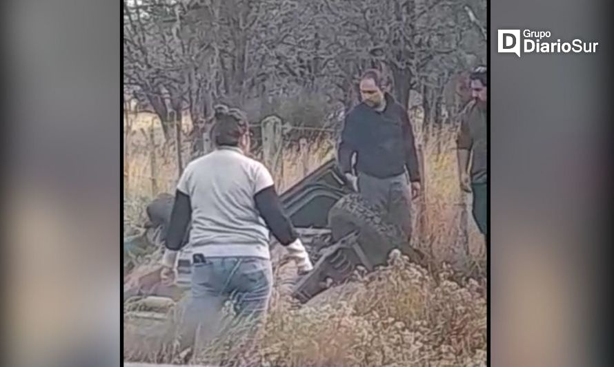 Vehículo volcó en camino a  Balmaceda