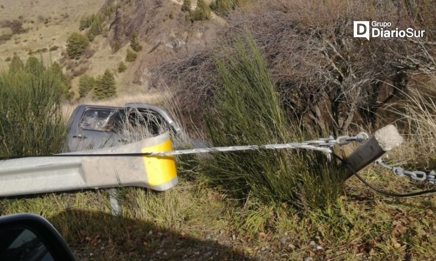 En poste terminó huída de delincuentes que sustrajeron camioneta