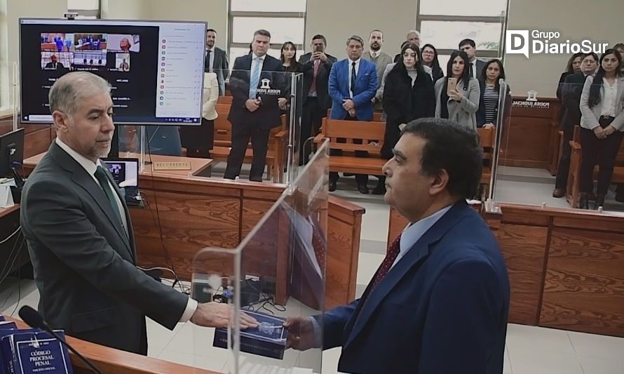 El nuevo ministro en el juramento. Crédito: Cedida.