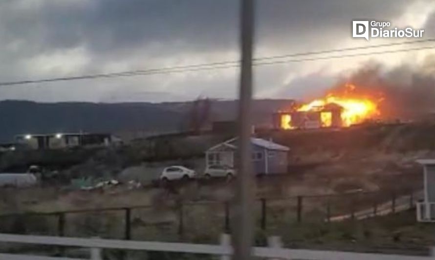 Incendio consume casa en Valle Simpson