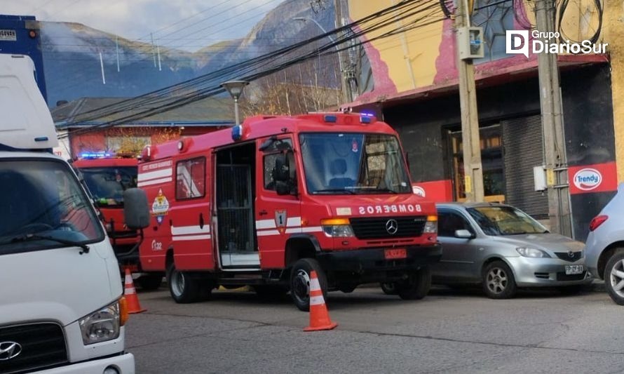 Bomberos detecta fuga de gas en local comercial de Coyhaique