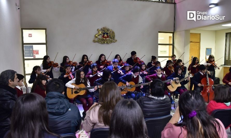 Orquesta de Colegio Mater Dei se presentó en Corte de Apelaciones