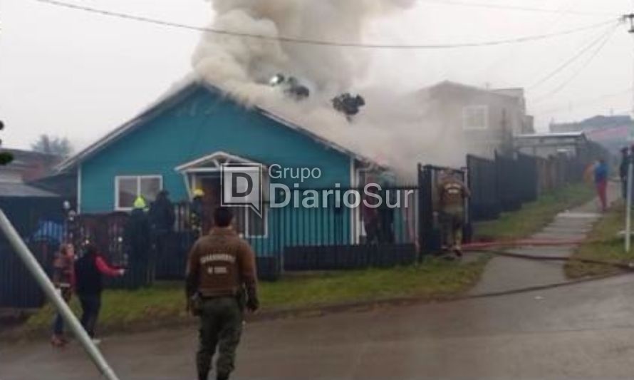 Incendio consume vivienda en Coyhaique 
