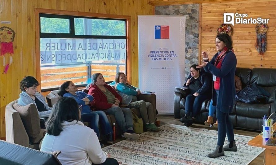 SernamEG impartió talleres a instituciones de Puerto Cisnes
