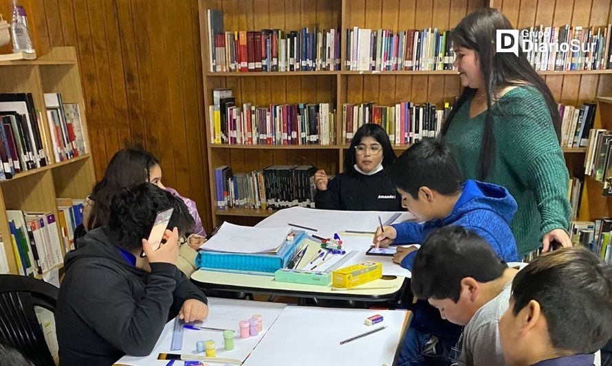 Biblioteca de Melinka ofrece talleres a niños y jóvenes de Guaitecas