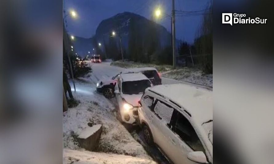 Cinco vehículos involucrados en colisión múltiple en Coyhaique