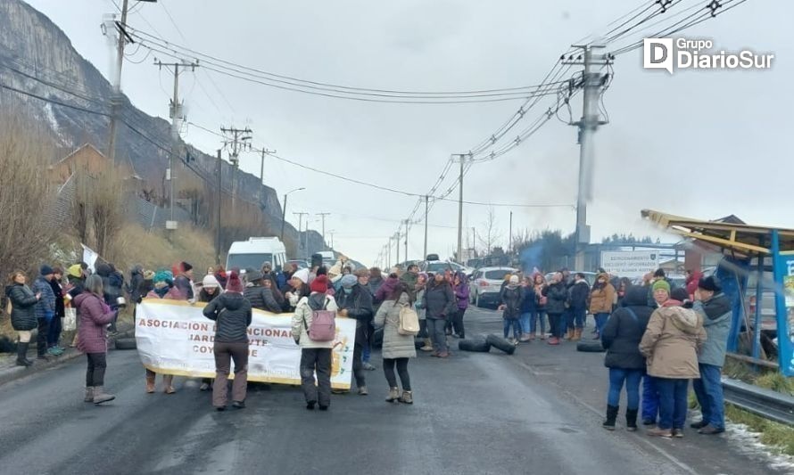 Gremios de la educación vuelven a cortar rutas en Coyhaique 