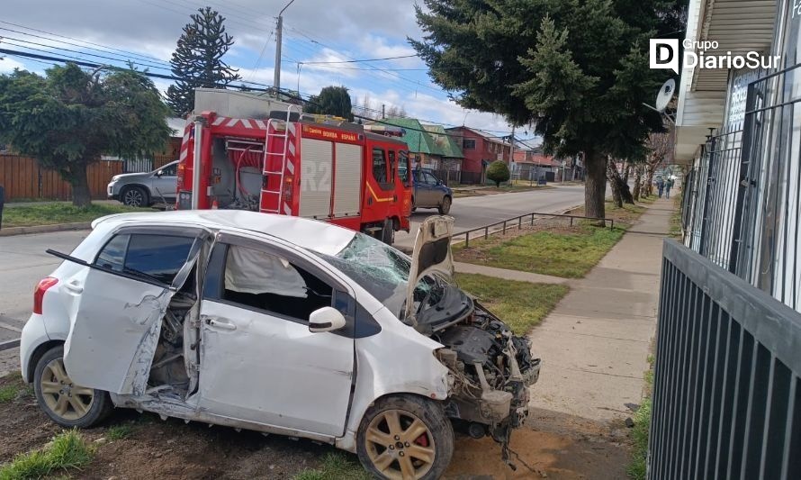Dos lesionados por choque de auto en Coyhaique