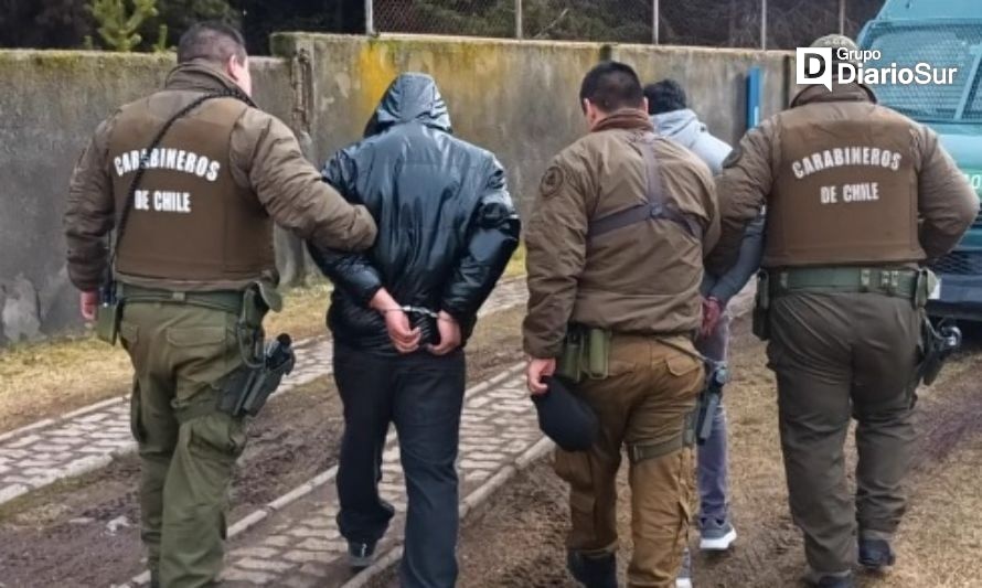 Sorprenden a dos individuos tras robar en Escuela Baquedano