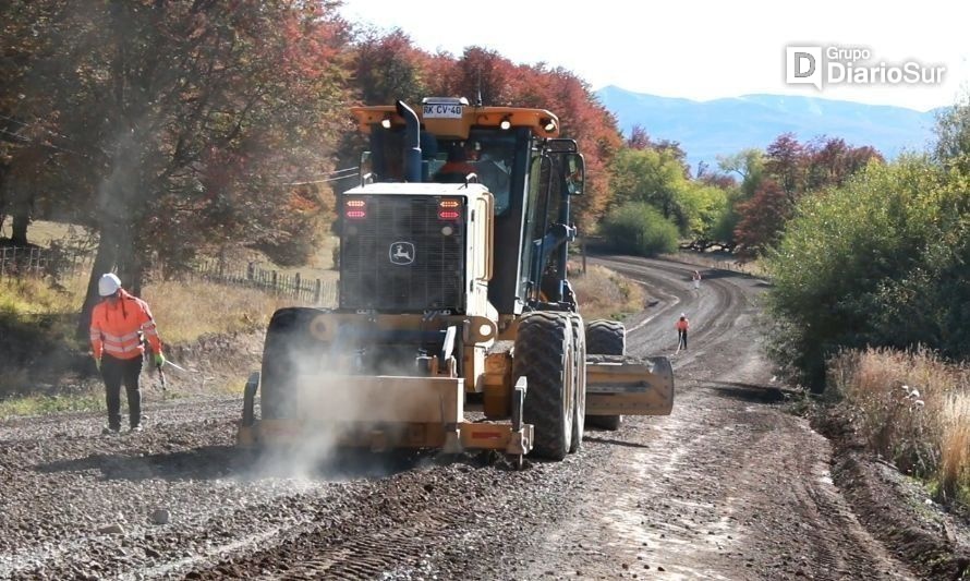 MOP Aysén aplica sello asfáltico a caminos de la región