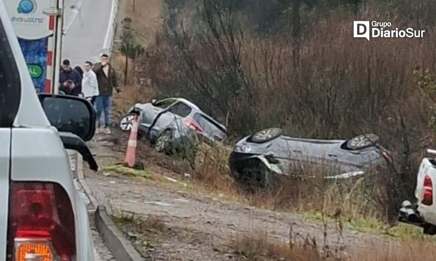 Tres vehículos involucrados en accidente de tránsito