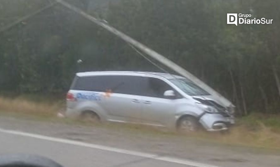 Conductor chocó contra un poste en ruta Aysén -Chacabuco