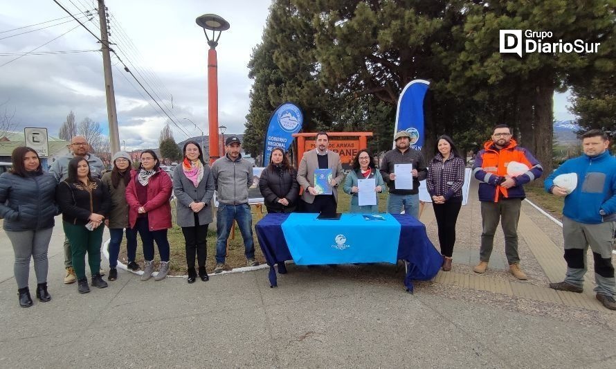 Municipio y Gore firman acuerdos para dos obras en Cochrane