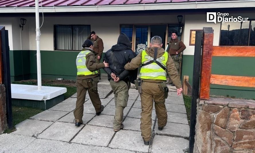 El sujeto detenido fue formalizado a mediodía del sábado por el Ministerio Público, ante el Juzgado de Garantía de dicha comuna. Crédito: Carabineros Aysén