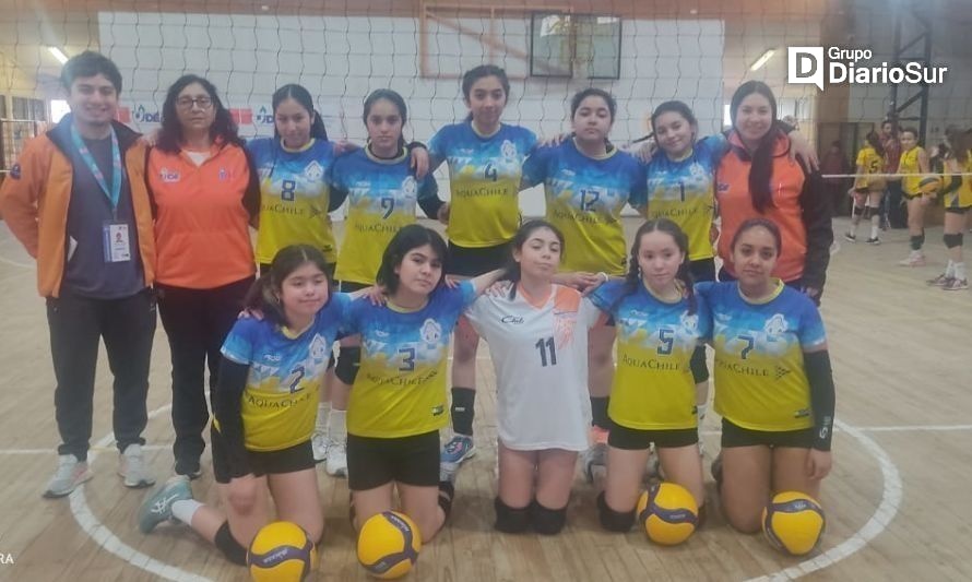 Damas de Aysén ganan en vóleibol y cae en el baloncesto
