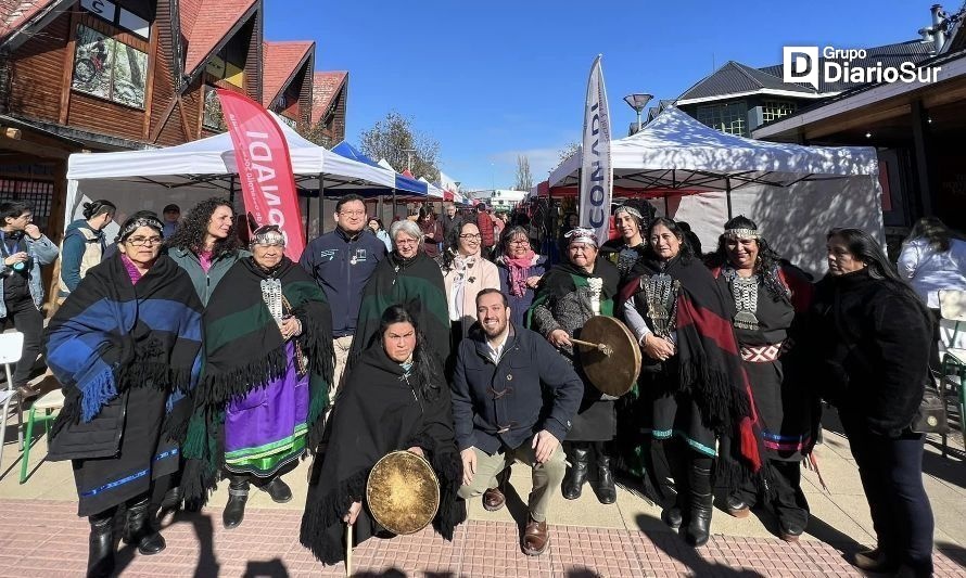Feria Cultural Mapuche se desarrolló en el Paseo Horn