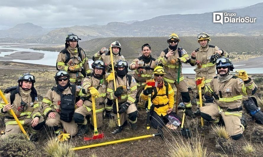 Bomberos de Ibáñez y Coyhaique se capacitan en ataque a incendios forestales