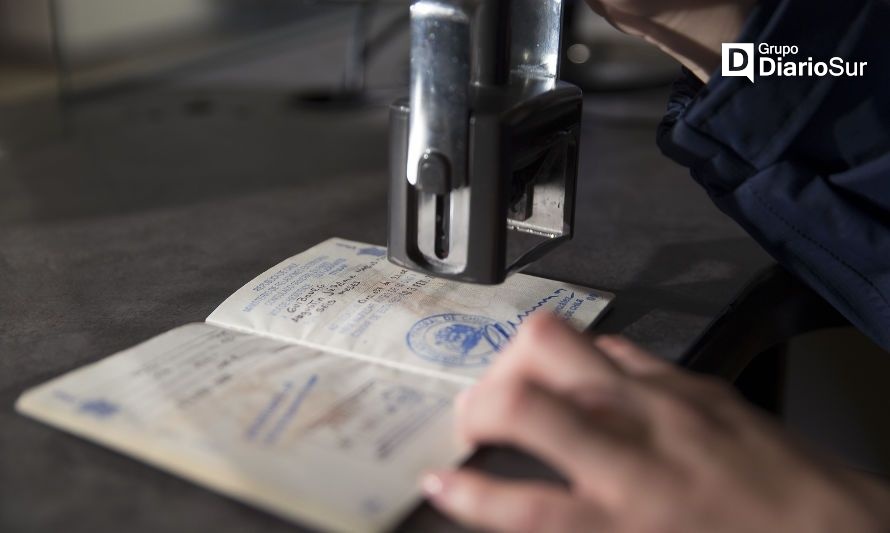 El proceso de solicitud es rápido y eficiente, lo que facilita a los ciudadanos cumplir con este requisito. Crédito: PDI