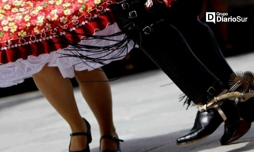 La cueca existe en sus diversas formas: cueca chora, nortina y chilota, entre otras. Créditos: Archivo.