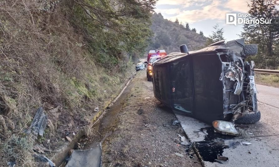 Un lesionado en volcamiento en Ruta 240