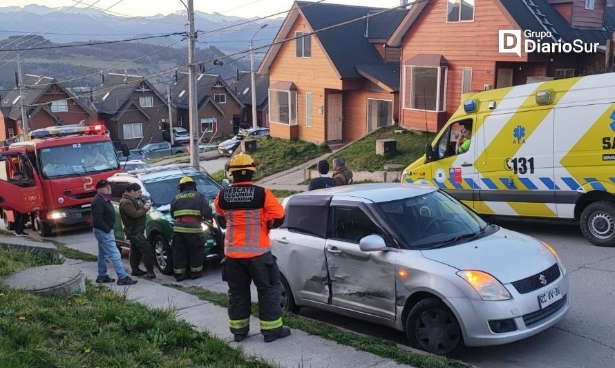 Unidades de emergencia concurren a accidente en Coyhaique