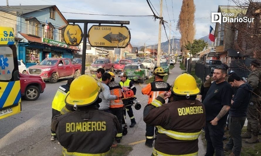 Colisión de dos vehículos deja persona con lesiones