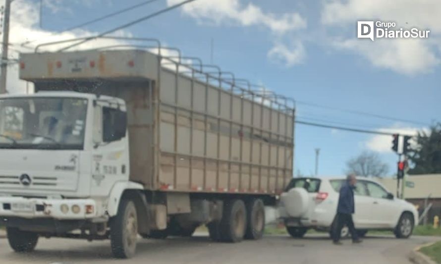 Dos vehículos protagonizaron colisión en Coyhaique