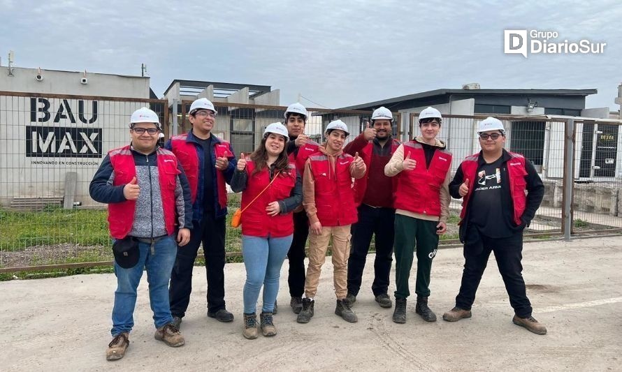 Alumnos de Construcción de Inacap Coyhaique realizan gira por Santiago