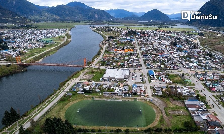 Licitan instalación de pasto sintético en cancha del estadio de Puerto Aysén